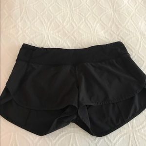 Lululemon shorts size 6